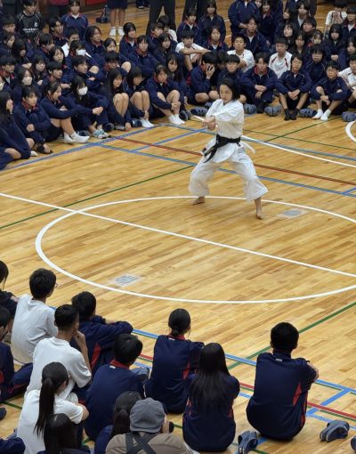 空手　清水希容さんによる特別授業in曙川南中学校
